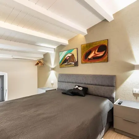 The White Loft Apartment