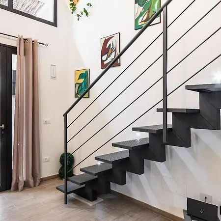 The White Loft Apartment *