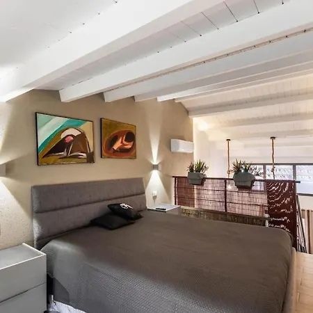 The White Loft Apartment