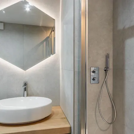 The White Loft Apartment
