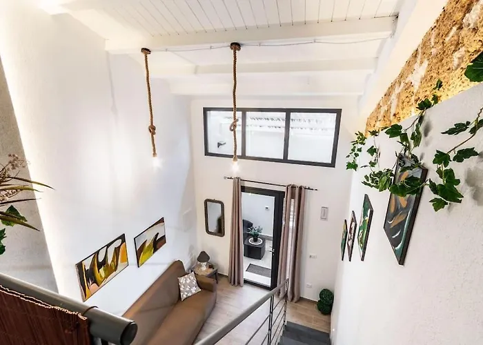 The White Loft 阿沃拉